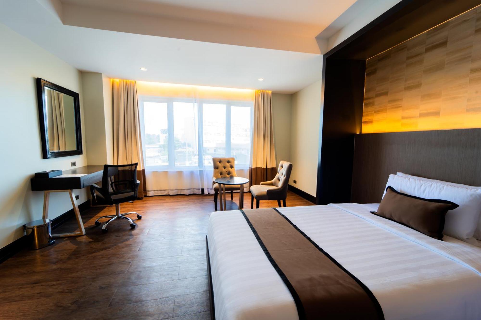 Metrocentre Hotel Тагбиларан Экстерьер фото