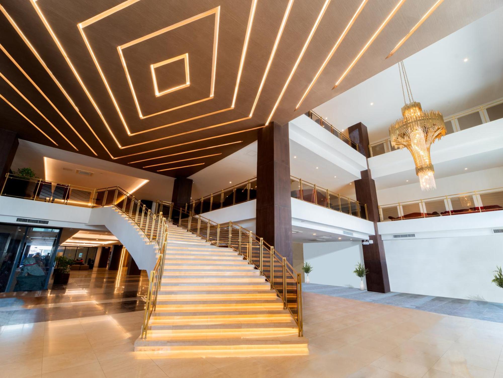 Metrocentre Hotel Тагбиларан Экстерьер фото