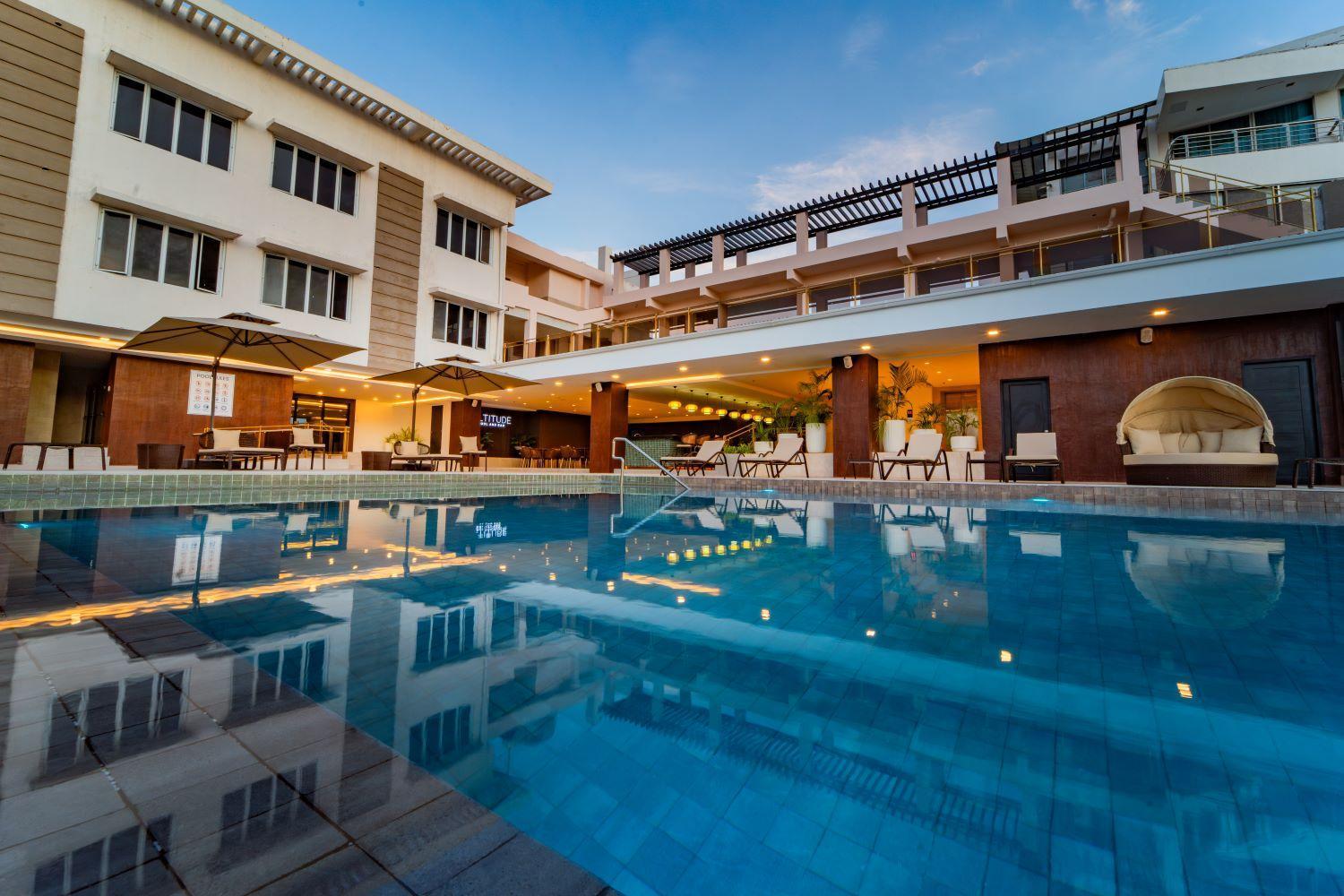 Metrocentre Hotel Тагбиларан Экстерьер фото